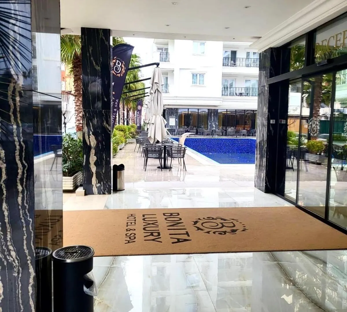 アパートホテル Luxury Studio At Bonita Luxury Resort ゴーレム